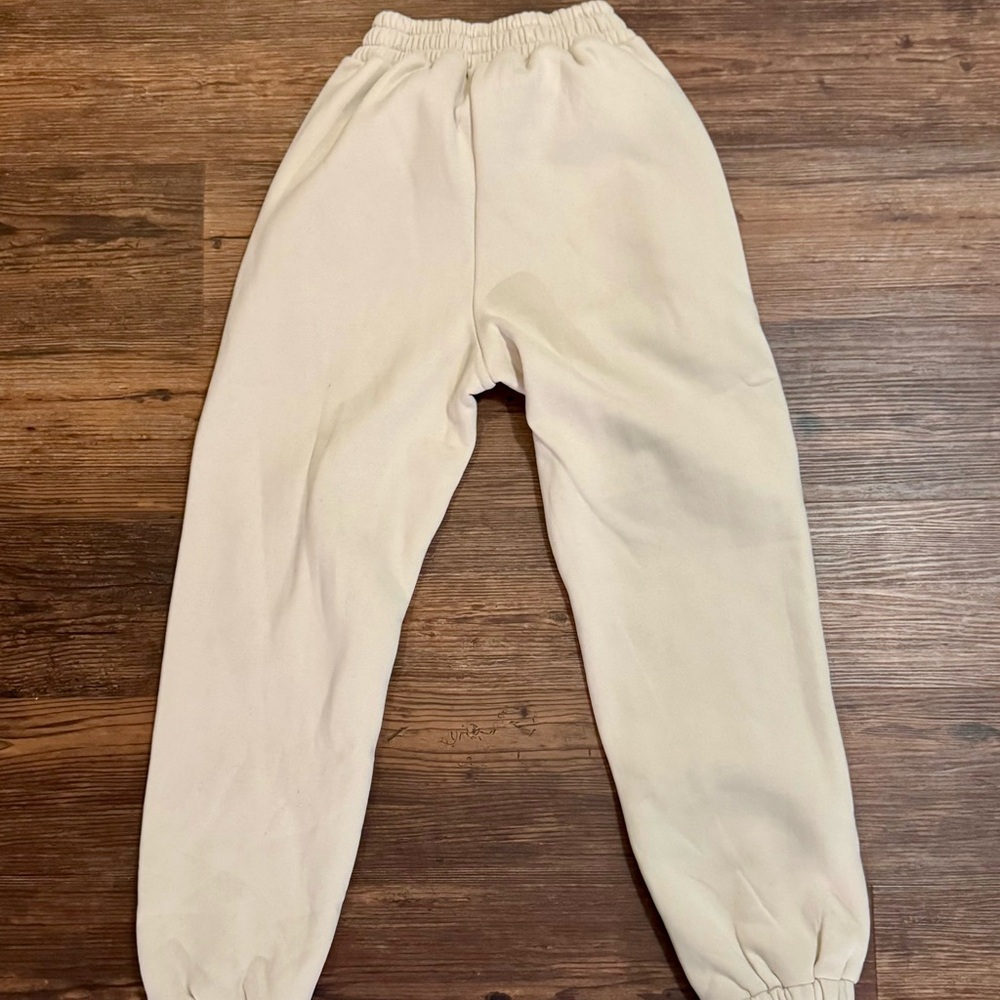 Comfrt Cream Sweatpants - Picture 2 of 4